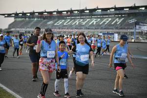 BIB: 50931, 50614, 505, 51517, 515
                            <button type="button" onclick="openModal(10465339)" class="btn btn-primary btn-sm float-right btn-popup" data-toggle="modal" data-target=".modal-high-quality">
                        <i class="fas fa-shopping-cart"></i> Add to Cart
                    </button>
                                            <button type="button" onclick="isThisMe(10465339, true)" class="btn btn-success btn-sm float-right btn-popup btn-isme hidden" data-toggle="tooltip" data-placement="bottom" title="นี่คือรูปของคุณใช่ไหม คลิกที่นี่เพื่อเอาเข้าอัลบั้ม">
                        <i class="fas fa-plus"></i> Add to album
                    </button>
                    <button type="button" onclick="isThisMe(10465339, false)" class="btn btn-warning btn-sm float-right btn-popup btn-isnotme hidden">
                        <i class="fas fa-ban"></i> Remove from album
                    </button>